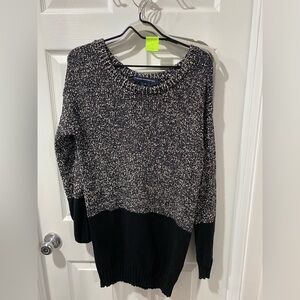 French Connection women’s tunic sweater size XL, color block black, back white